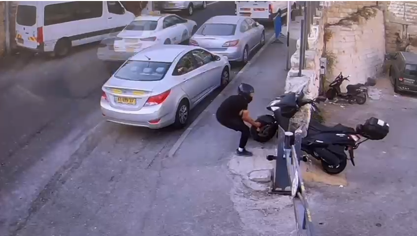 الشرطة بالقدس تنفذ حملة اعتقالات بجرائم مختلفة